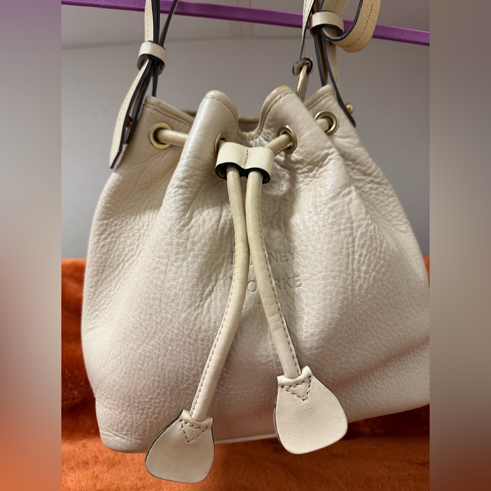 Authentic Dooney & Bourke Pebble Grain Portofino leather - Picture 2 of 16